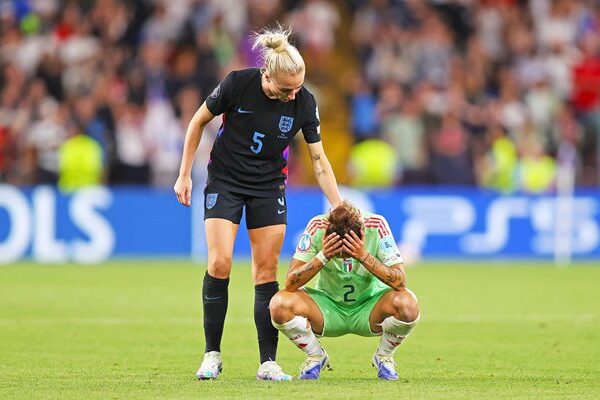 Alex Greenwood England consoles Elisabetta Oliviero Italy Women's EURO 2025