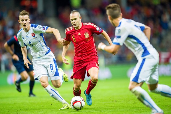 Andres Iniesta v Slovakia