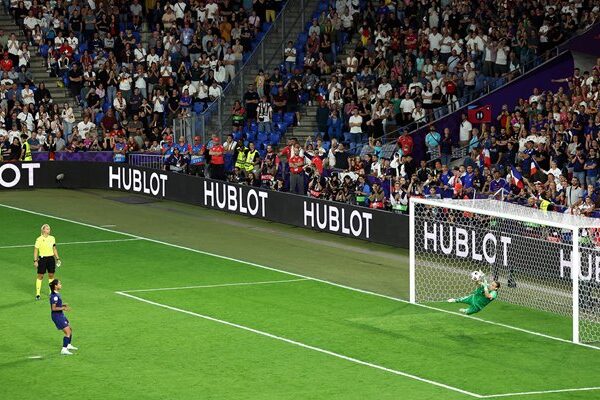 Ann-Katrin Berger Germany penalty save v France Quarter-Final Women's EURO 2025