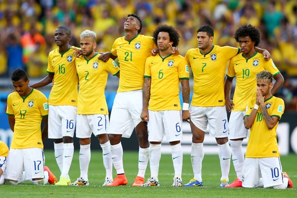 Brazil players v Chile 2014 World Cup