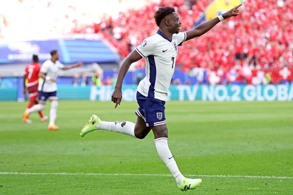 Bukayo Saka England celebrates late equaliser v Switzerland EURO 2024