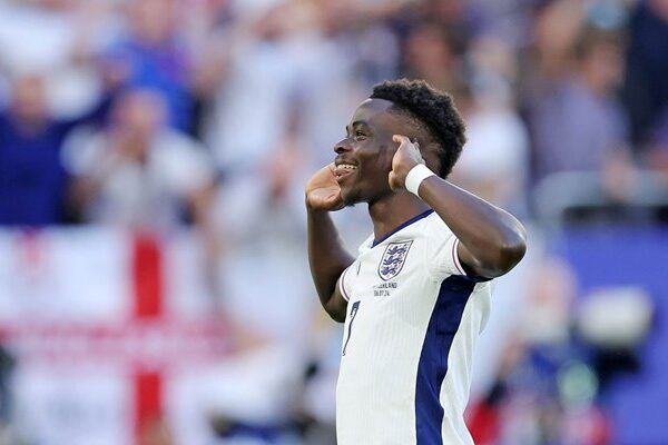 Bukayo Saka England celebrates penalty v Switzerland EURO 2024