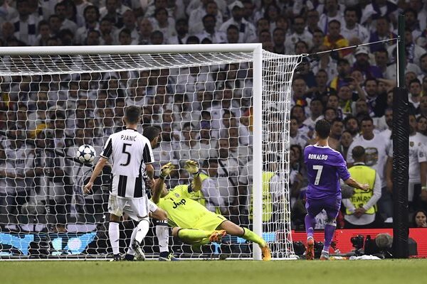 Cristiano Ronaldo Real Madrid scores Champions League Final 2017