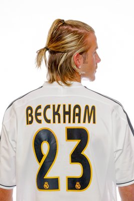 David Beckham signs for Real Madrid