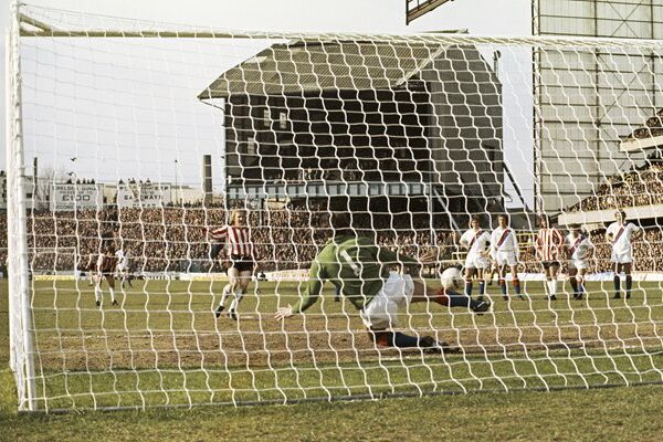 David Peach Southampton v Crystal Palace 1976 FA Cup Semi Final