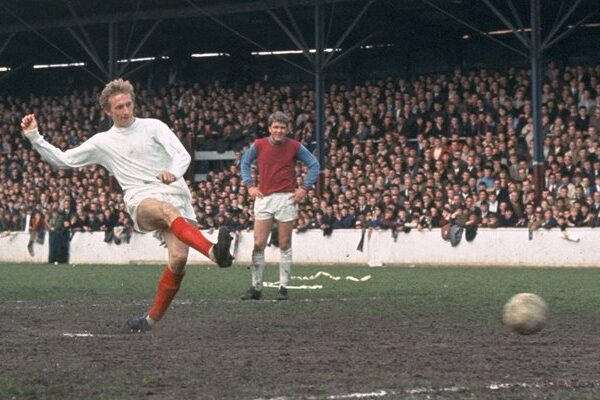 Dennis Law Manchester United v West Ham Upton Park
