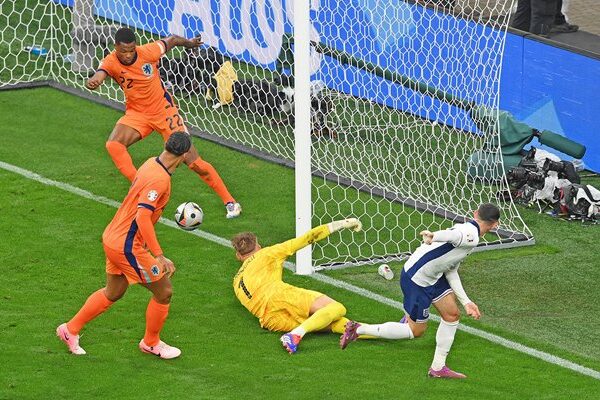 Denzel Dumfries clears Phil Foden shot off the line v England Semi-Final EURO 2024