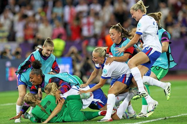 England celebrate penalties win v Sweden Quarter-Final Women's EURO 2025