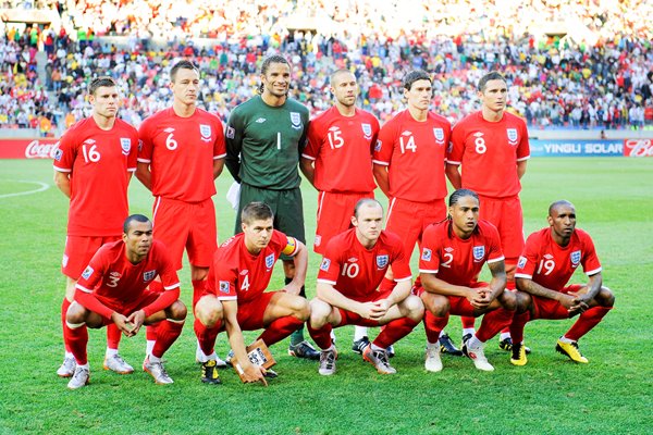 England line up v Slovenia