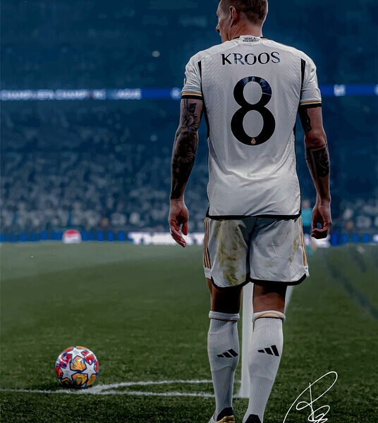 Toni Kroos — Real Madrid No.8 Poster