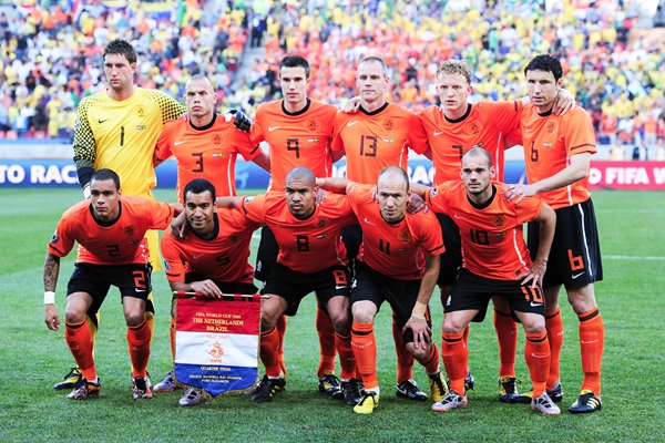 Holland line up v Brazil_ 2010 World Cup Quarter Finals