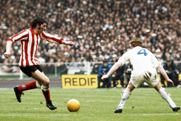 Ian Porterfield Sunderland v Billy Bremner Leeds United 1973 FA Cup Final