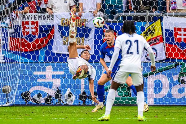 Jude Bellingham England last minute wonder goal v Slovakia Last 16 EURO 2024