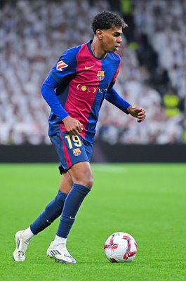 Lamine Yamal Barcelona v Real Madrid Estadio Santiago Bernabeu La Liga 2025