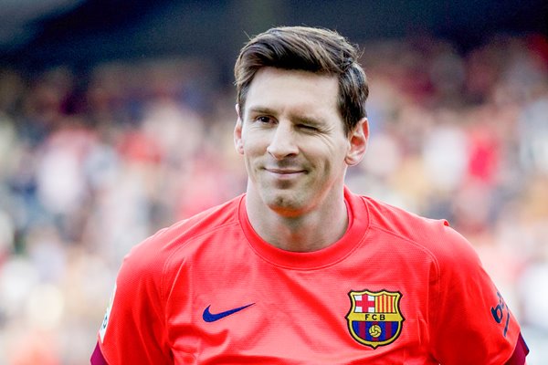 Leo Messi Barcelona wrinkles his eye