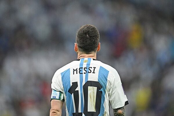 Lionel Messi Argentina #10 v Mexico Group C World Cup 2022