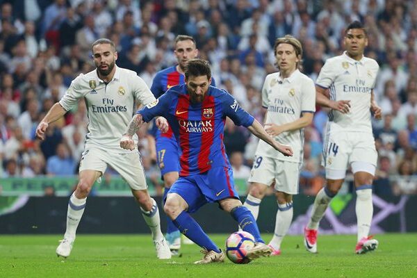 Lionel Messi Barcelona scores v Real Madrid La Liga 2017