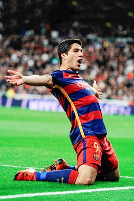 Luis Suarez FC Barcelona celebrates scoring v Real