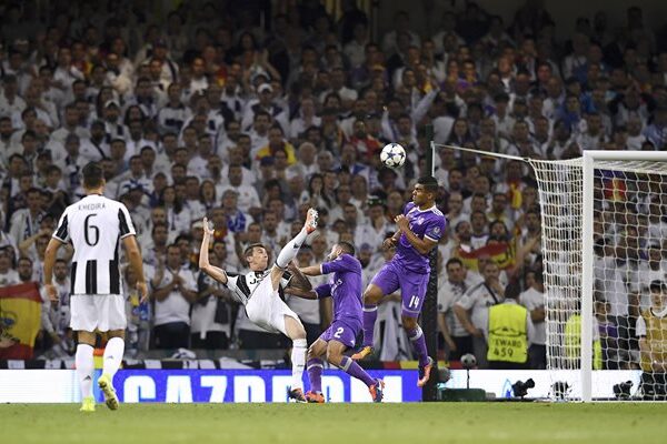 Mario Mandzukic Juventus scores Champions League Final 2017