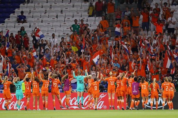 Netherlands Players & Fans celebrate Semi Final win World Cup 2019