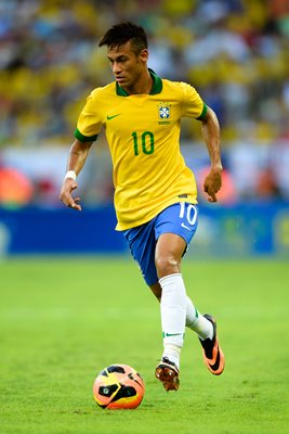 Neymar Brazil v England - Maracana Stadium 2013