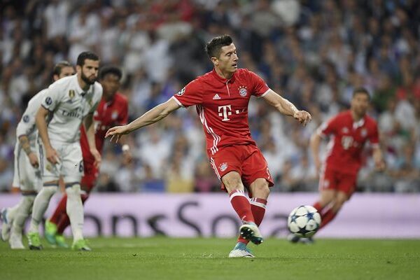 Robert Lewandowski Bayern v Real Madrid Champions League 2017