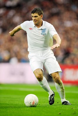 Steven Gerrard on the ball v Slovakia Wembley 2009