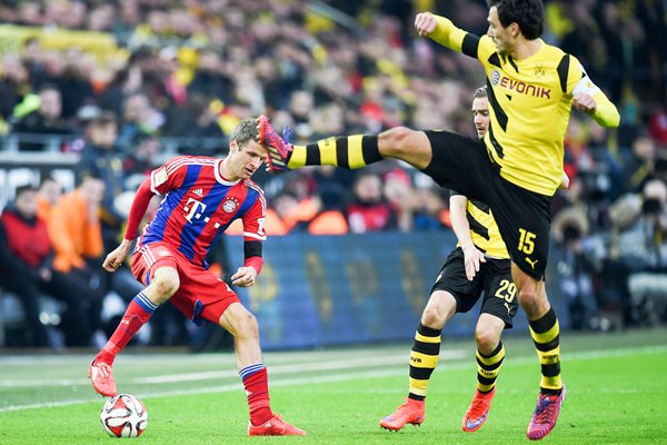 Thomas Mueller Bayern v Mats Hummels Borussia