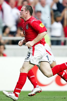 Wayne Rooney celebrates